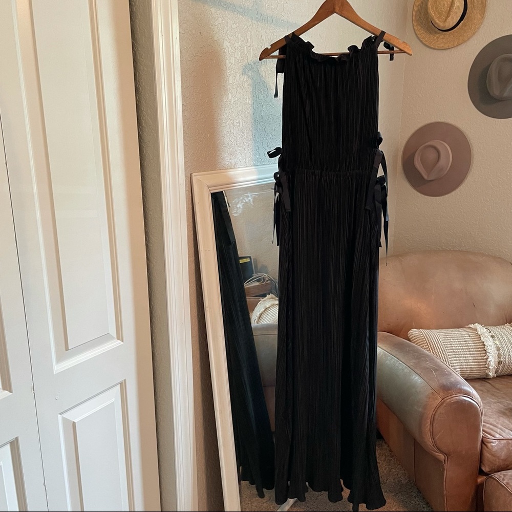 Lulus Black Pleated Maxi Dress